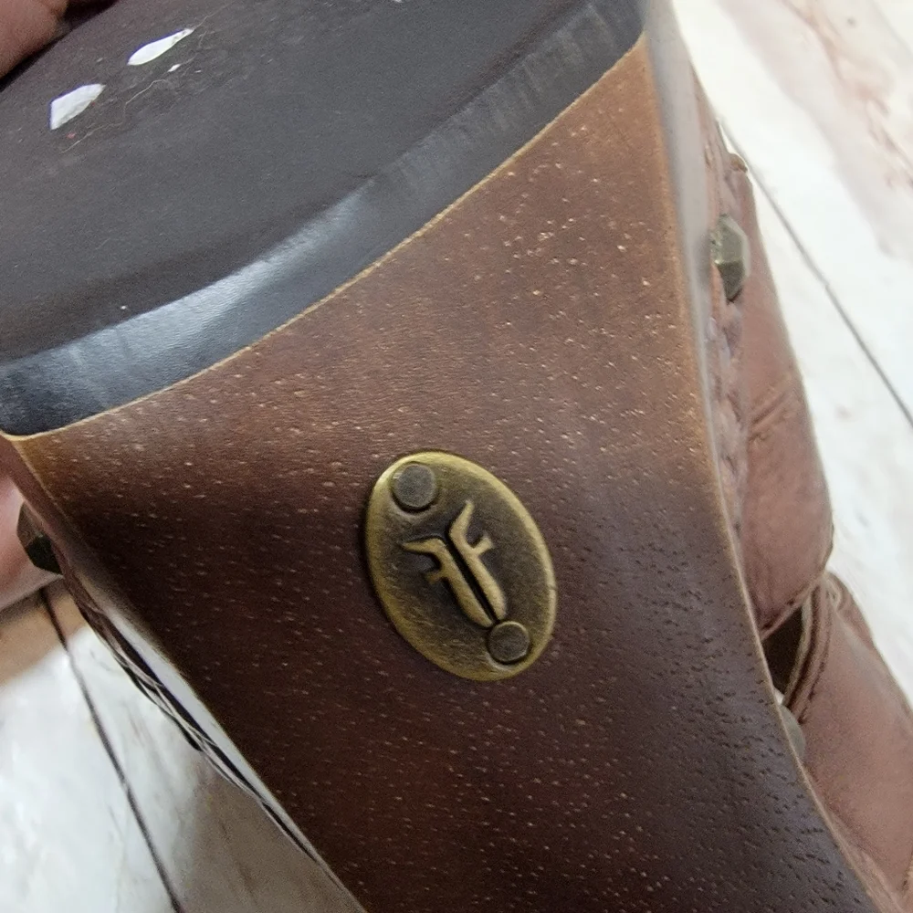 Frye Dara Campus Stitch Heels - Picture 11 of 14